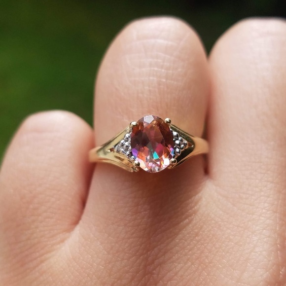 Jewelry - 10k Solid Gold Oval Orange Mystic Topaz Ring